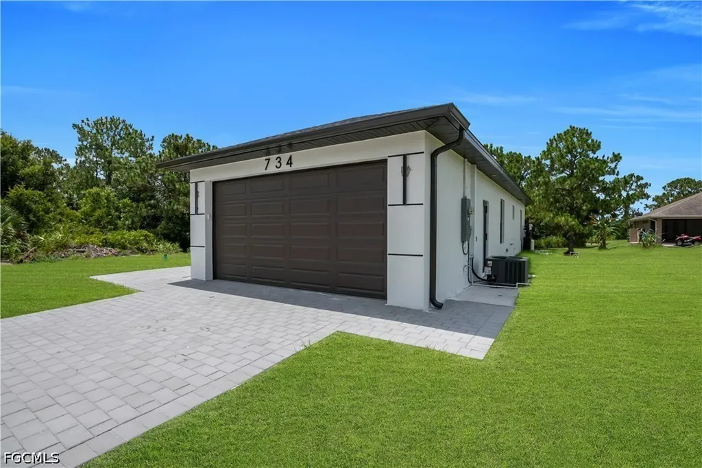 734 Theodore Vail Street E Lehigh Acres FL 33974