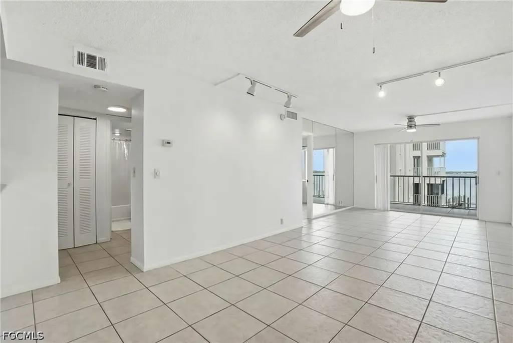 2885 Palm Beach Boulevard Fort Myers FL 33916
