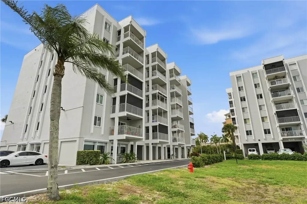 2885 Palm Beach Boulevard Fort Myers FL 33916