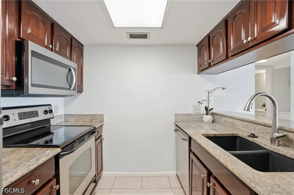 2885 Palm Beach Boulevard Fort Myers FL 33916
