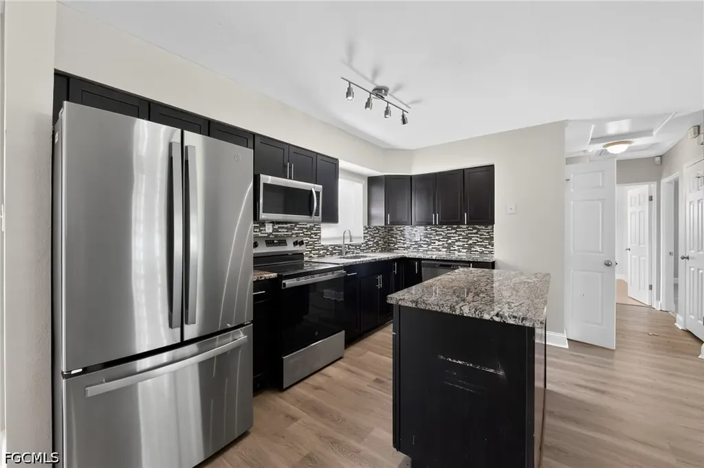5235 Robin Lane N St. Petersburg FL 33714