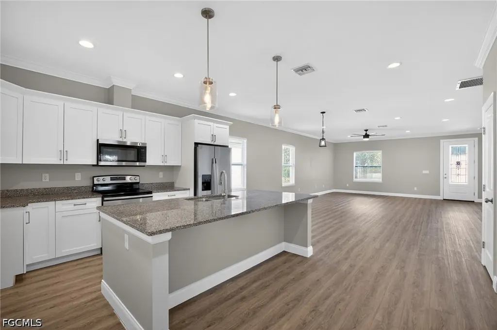 7977 49th Avenue N St. Petersburg FL 33709