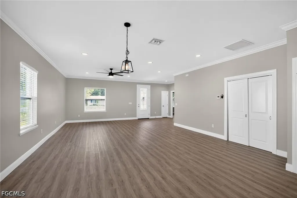 7977 49th Avenue N St. Petersburg FL 33709