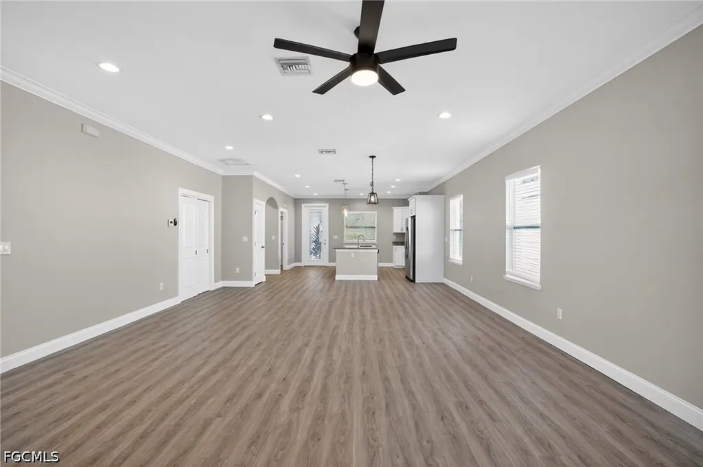 7977 49th Avenue N St. Petersburg FL 33709