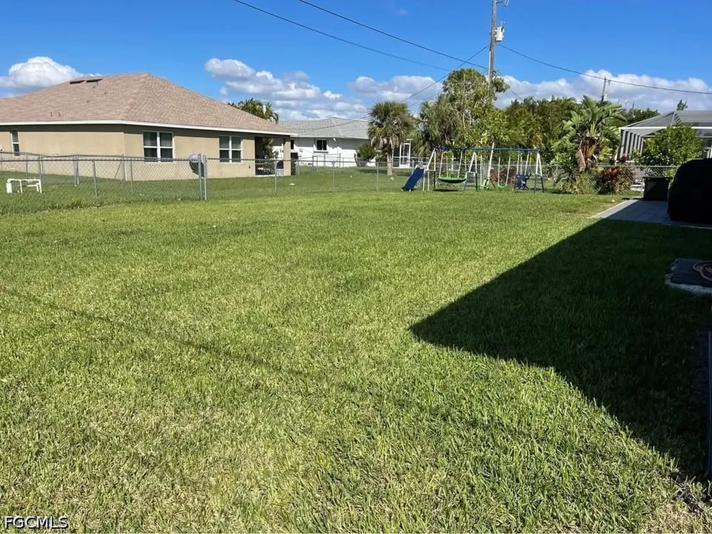 1229 SW 29th Terrace Cape Coral FL 33914