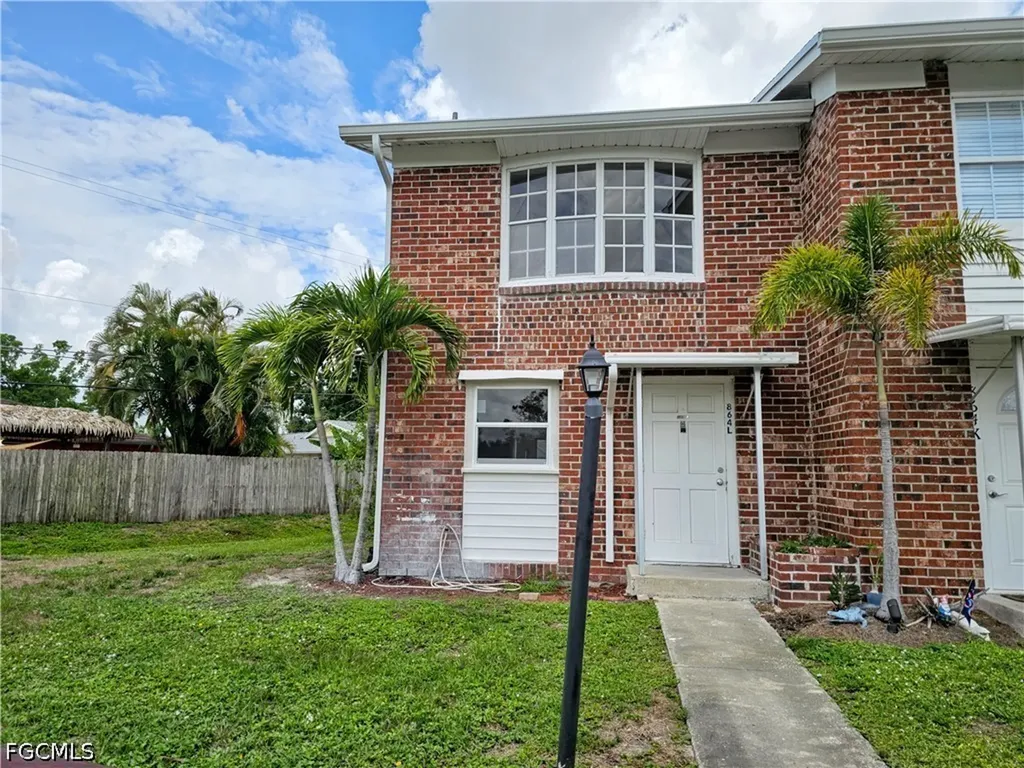 864 Courtington Lane Fort Myers FL 33919