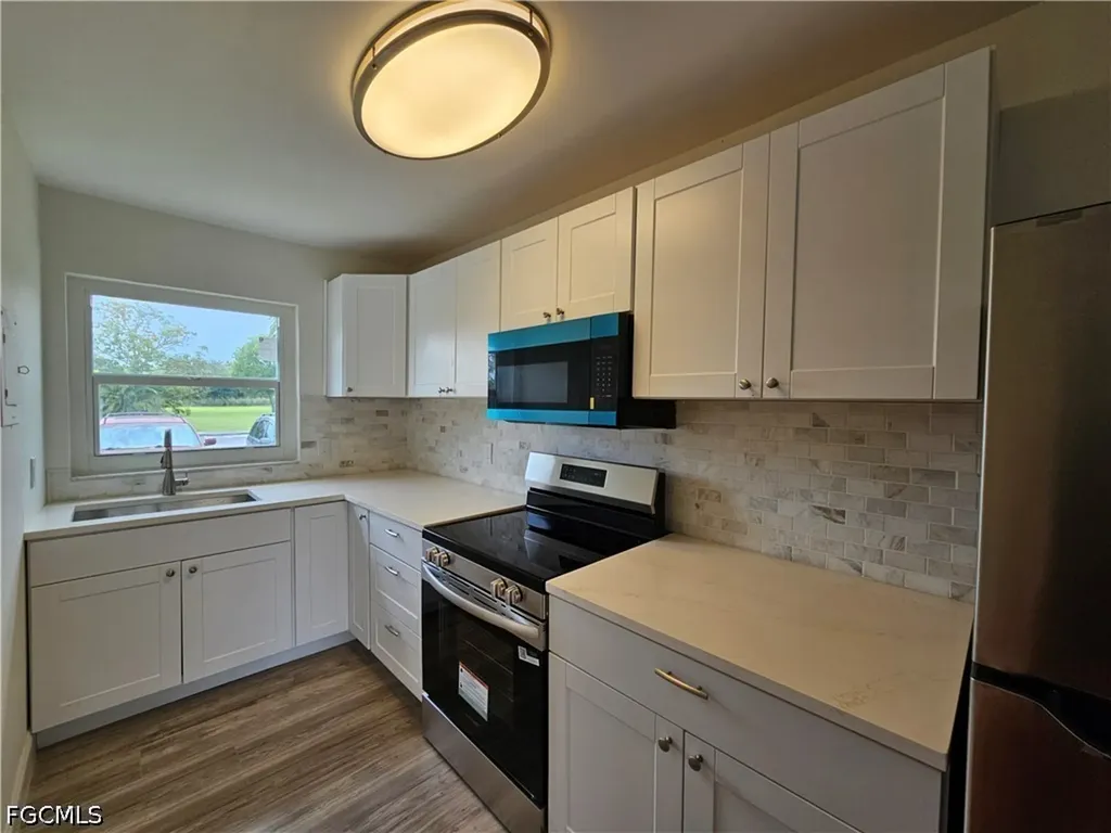 864 Courtington Lane Fort Myers FL 33919