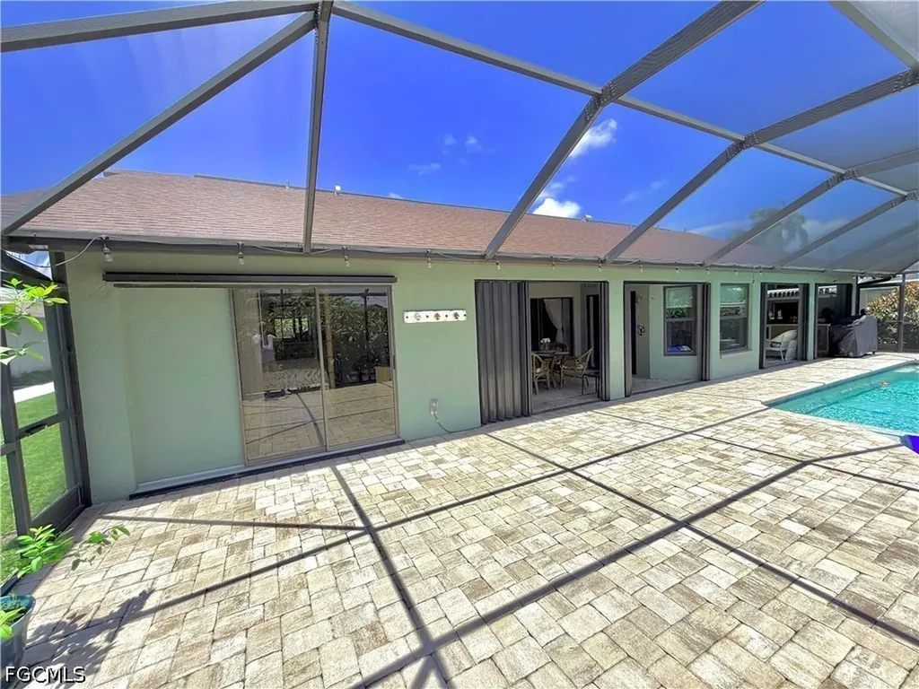 919 SE 20th Court Cape Coral FL 33990