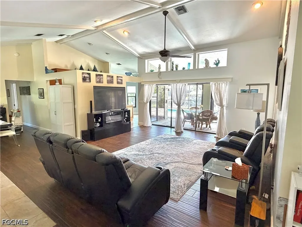 919 SE 20th Court Cape Coral FL 33990