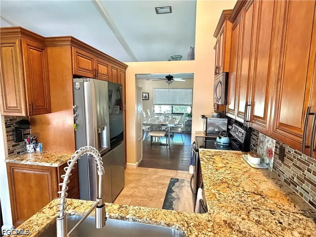 919 SE 20th Court Cape Coral FL 33990