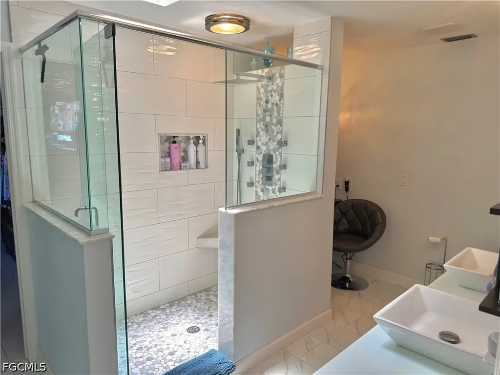 919 SE 20th Court Cape Coral FL 33990