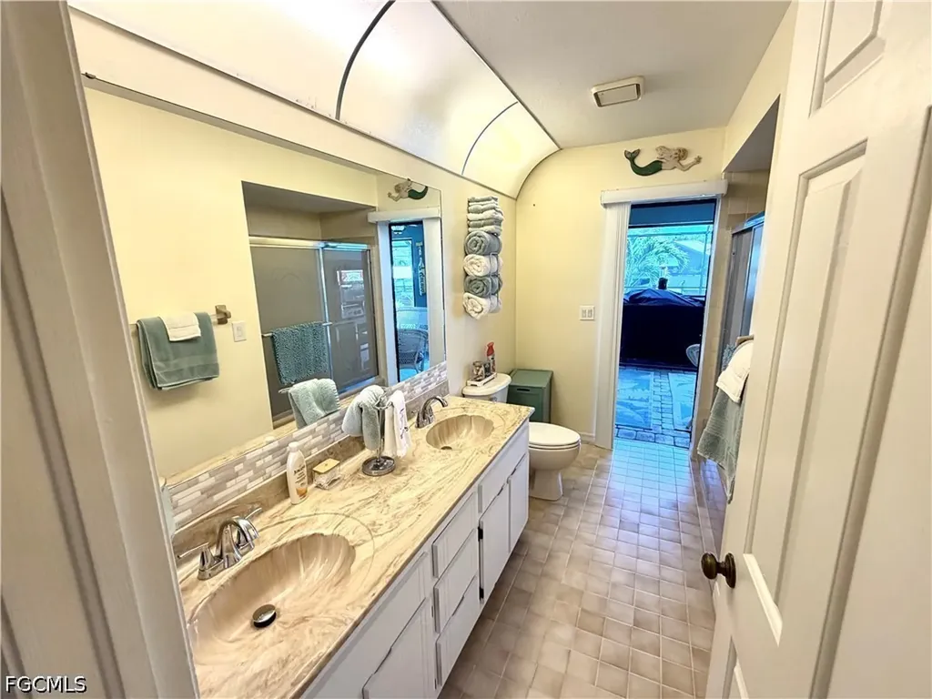 919 SE 20th Court Cape Coral FL 33990