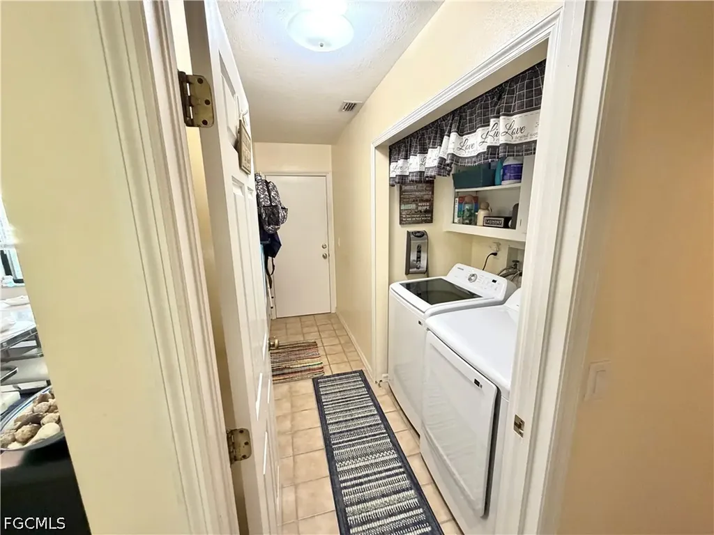 919 SE 20th Court Cape Coral FL 33990