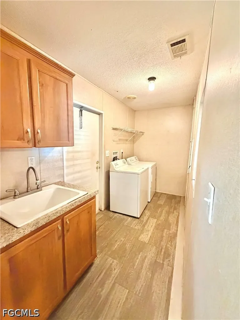 6020 Nutmeg Avenue Pace FL 32571