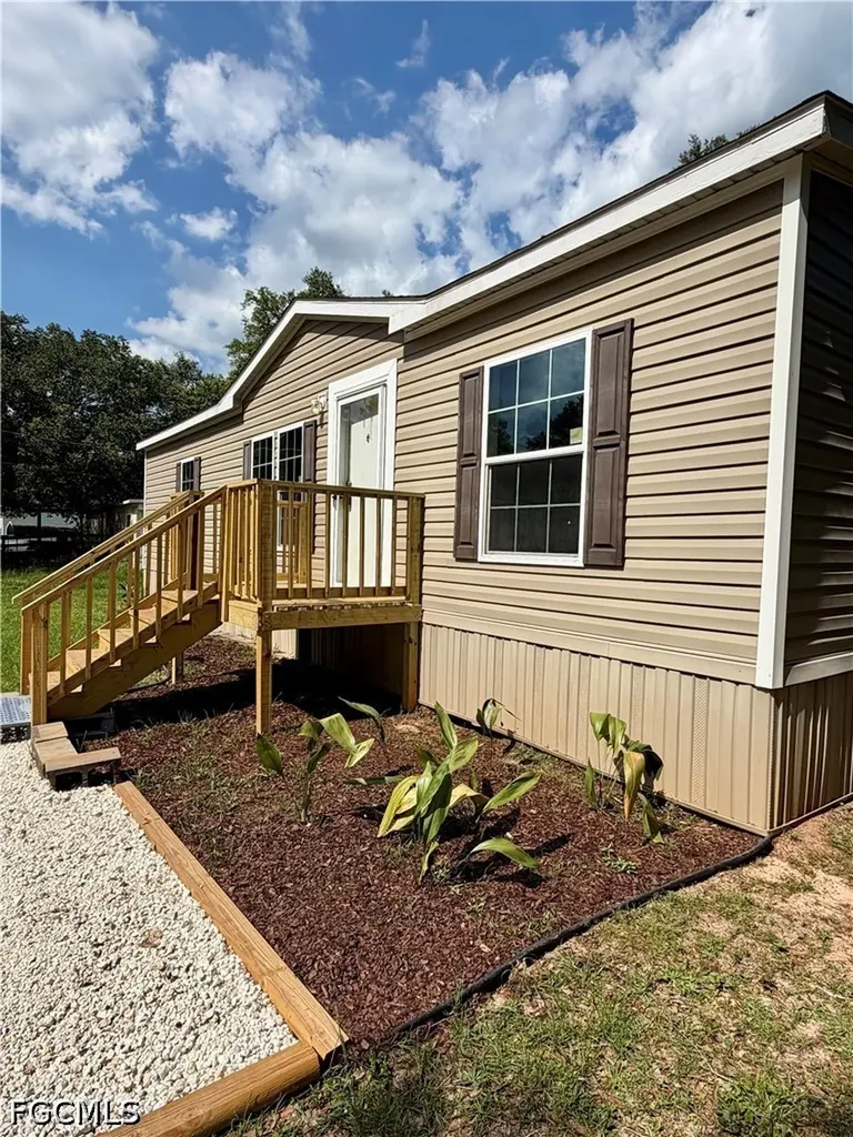 6020 Nutmeg Avenue Pace FL 32571