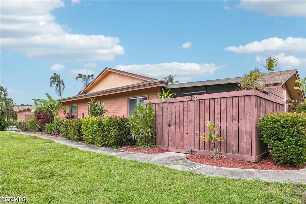 17327 Birchwood Lane Fort Myers FL 33908
