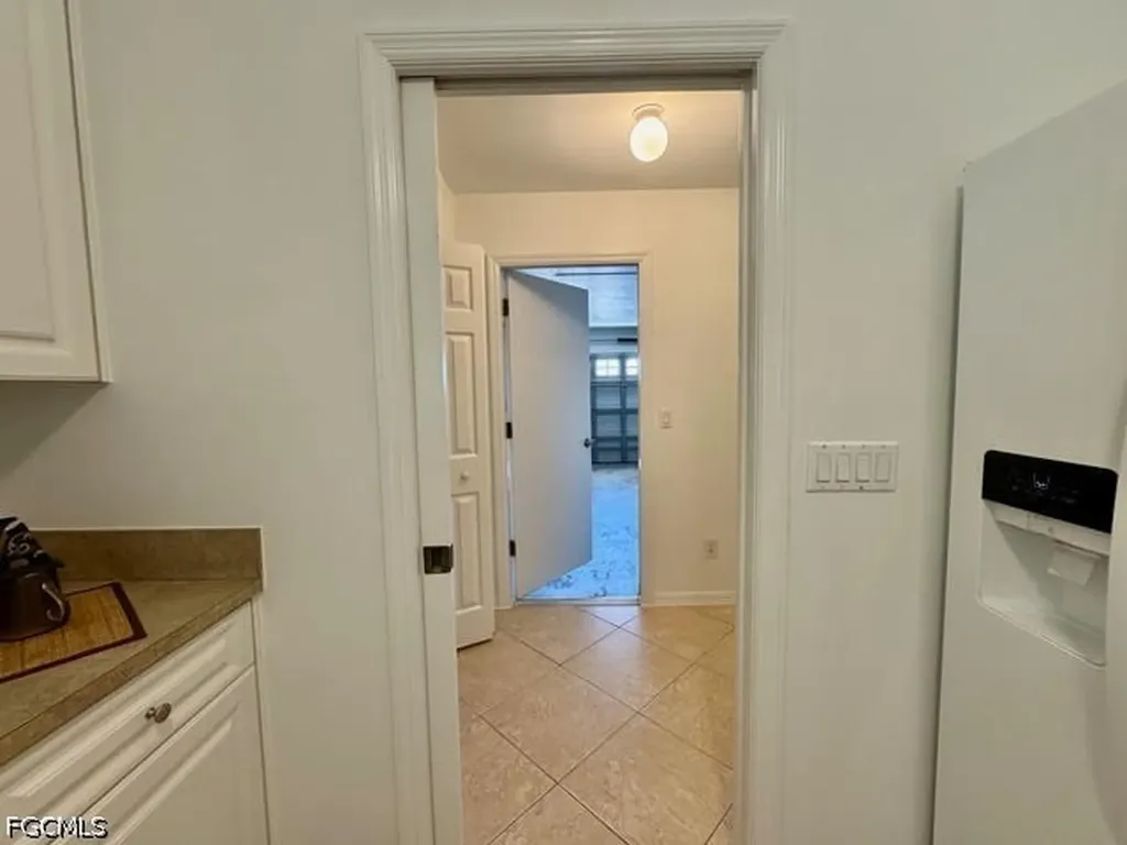 910 SW 3rd Avenue Cape Coral FL 33991
