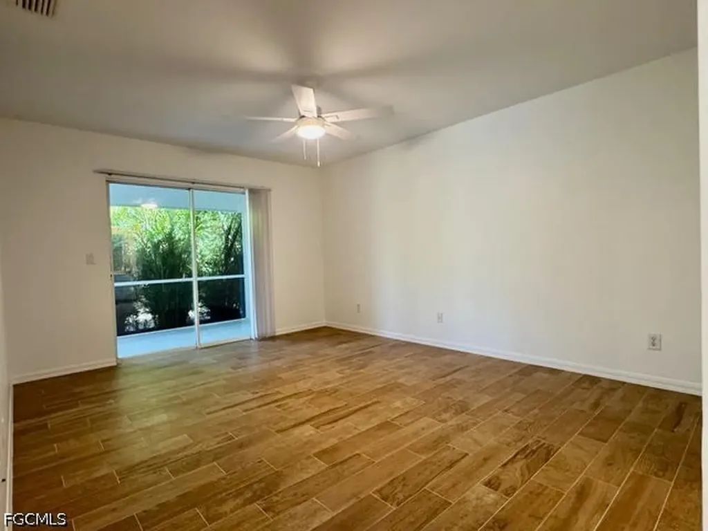 910 SW 3rd Avenue Cape Coral FL 33991