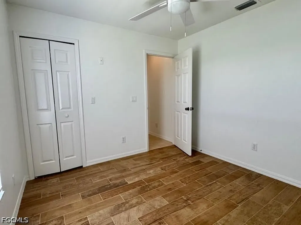 910 SW 3rd Avenue Cape Coral FL 33991