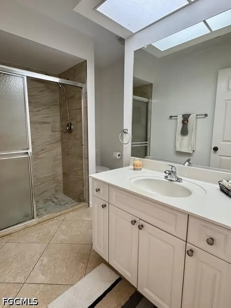 910 SW 3rd Avenue Cape Coral FL 33991