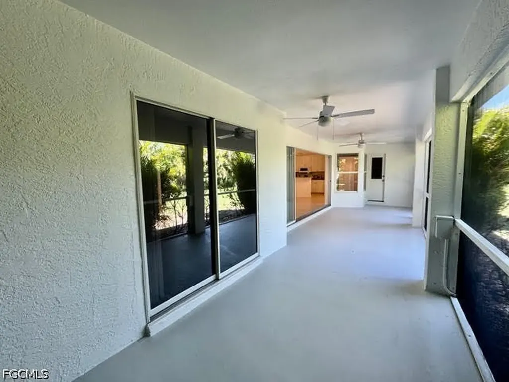 910 SW 3rd Avenue Cape Coral FL 33991