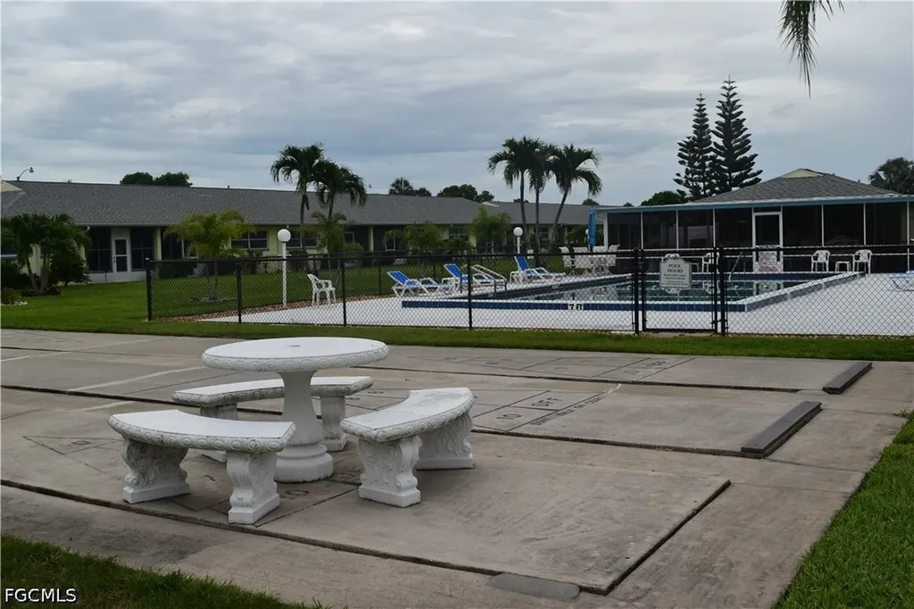 6801 Lake Mcgregor Circle Fort Myers FL 33919