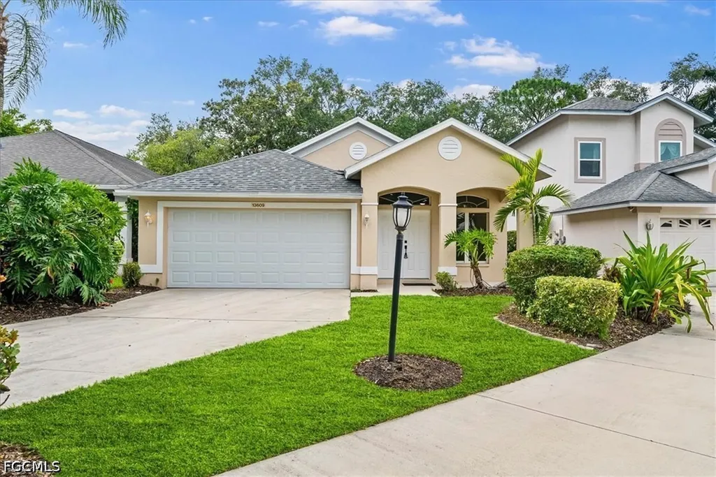 13609 Admiral Court Fort Myers FL 33912