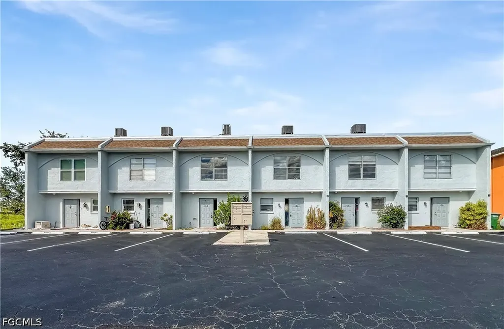 1123 SW 48th Terrace Cape Coral FL 33914