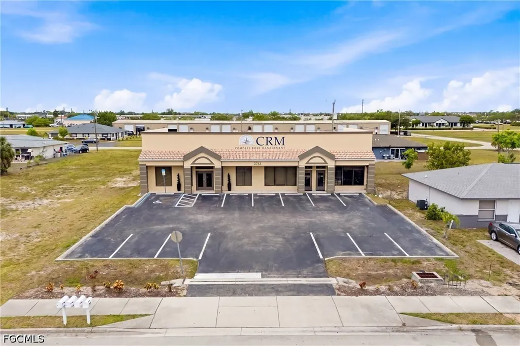 1009 NE 8th Terrace Cape Coral FL 33909