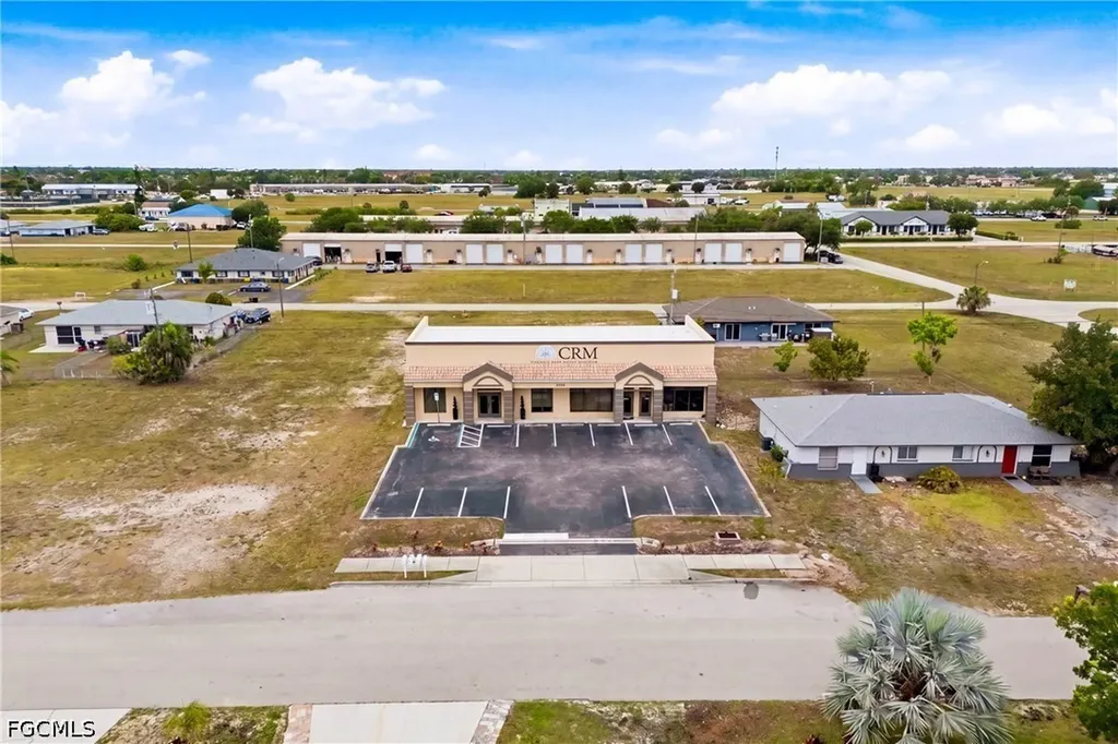 1009 NE 8th Terrace Cape Coral FL 33909