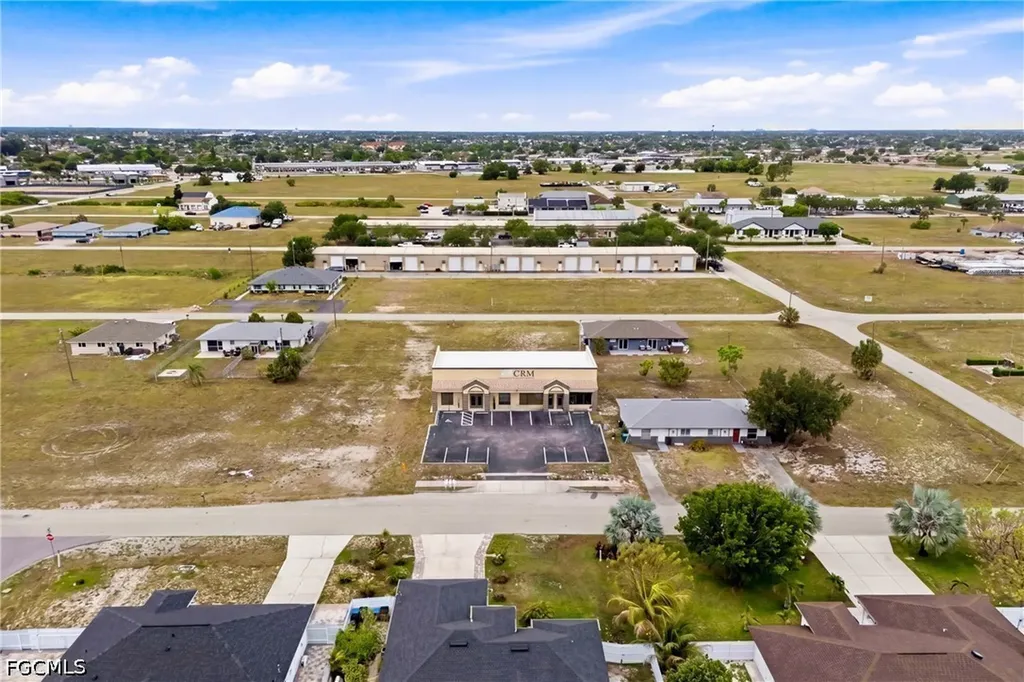 1009 NE 8th Terrace Cape Coral FL 33909