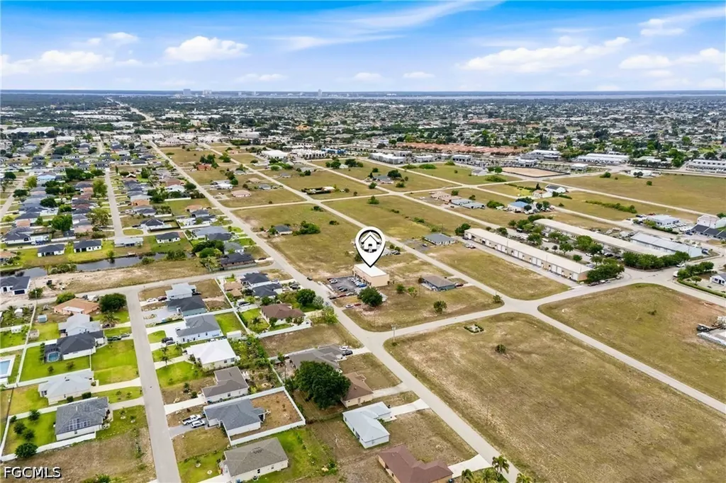 1009 NE 8th Terrace Cape Coral FL 33909