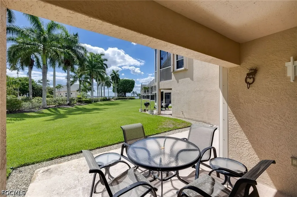 3593 Edgewood Avenue Fort Myers FL 33916