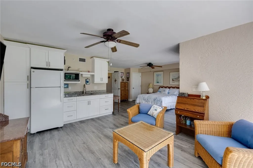 3593 Edgewood Avenue Fort Myers FL 33916