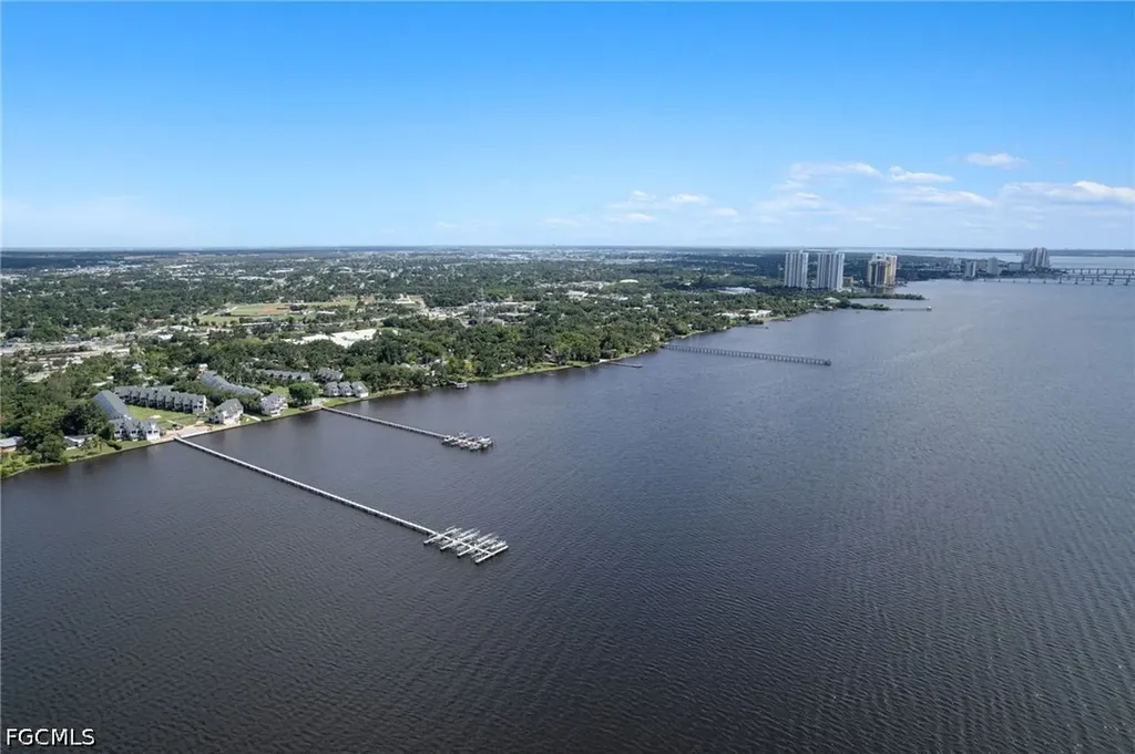 3593 Edgewood Avenue Fort Myers FL 33916