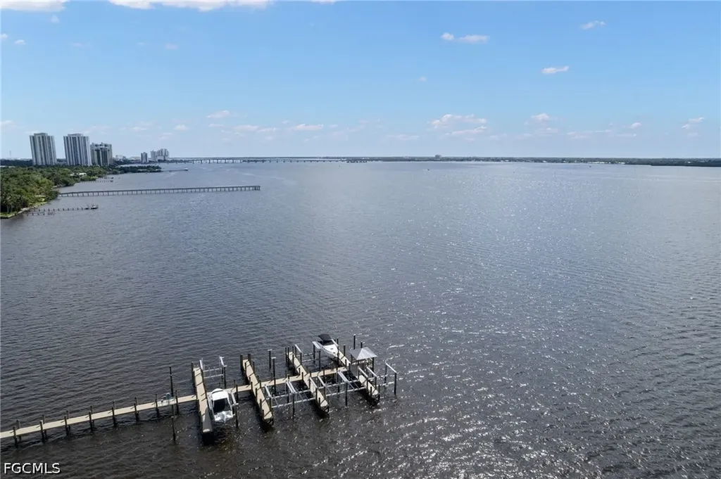 3593 Edgewood Avenue Fort Myers FL 33916