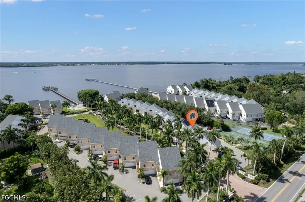 3593 Edgewood Avenue Fort Myers FL 33916