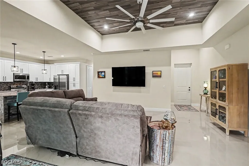 190 Hendry Street Labelle FL 33935
