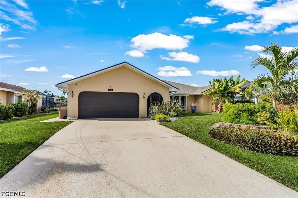 1102 SE 21st Avenue Cape Coral FL 33990