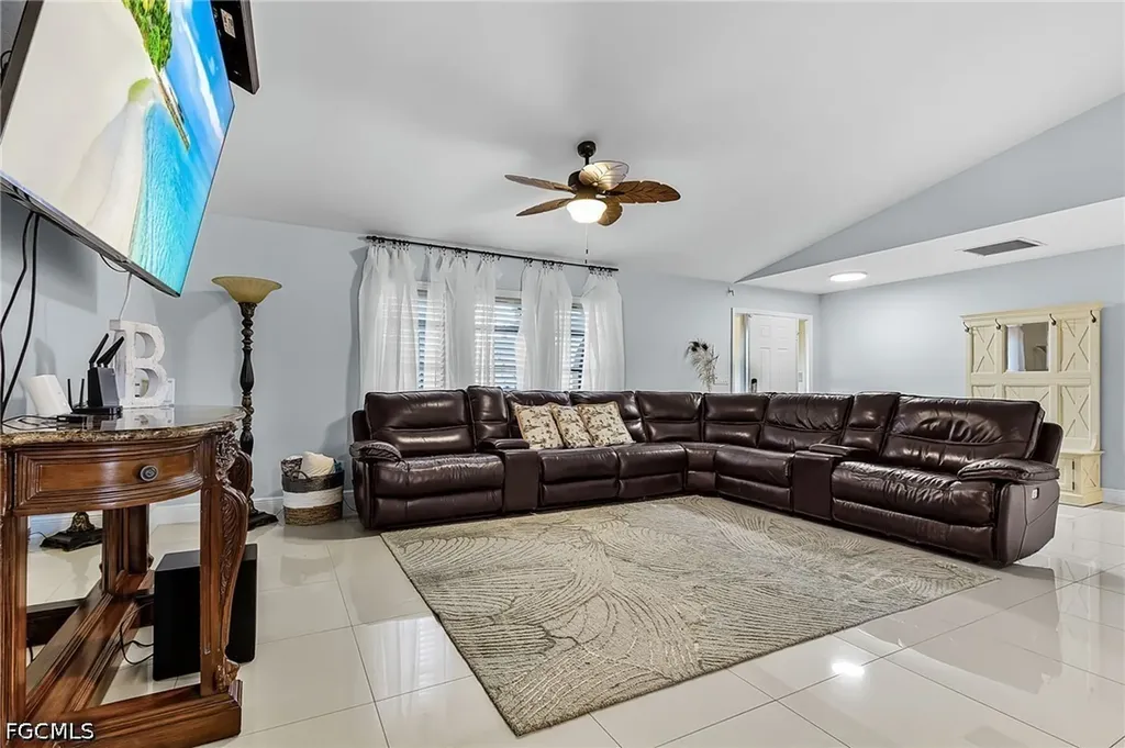1102 SE 21st Avenue Cape Coral FL 33990