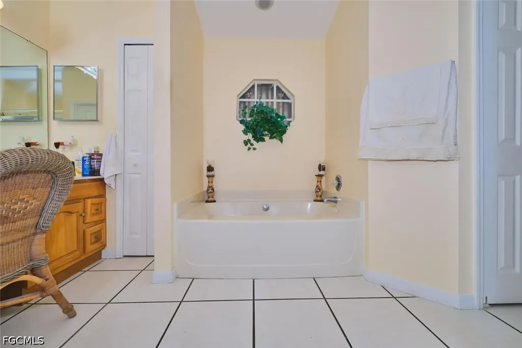 2817 SW 43rd Street Cape Coral FL 33914