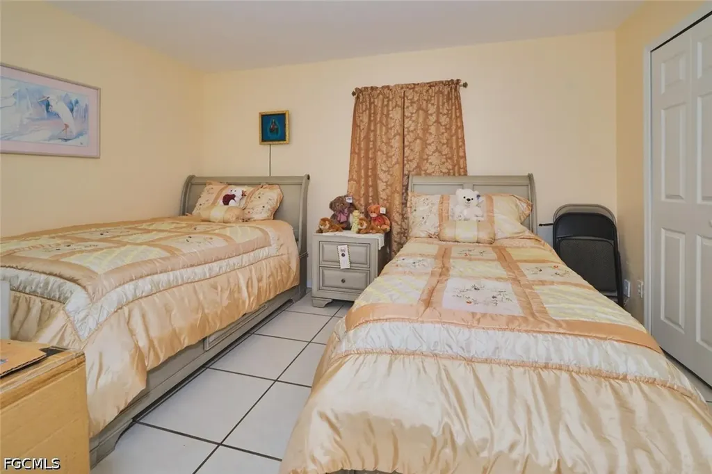 2817 SW 43rd Street Cape Coral FL 33914