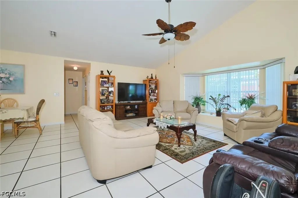 2817 SW 43rd Street Cape Coral FL 33914