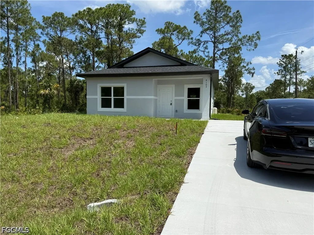 4103 E 13th Street Lehigh Acres FL 33972