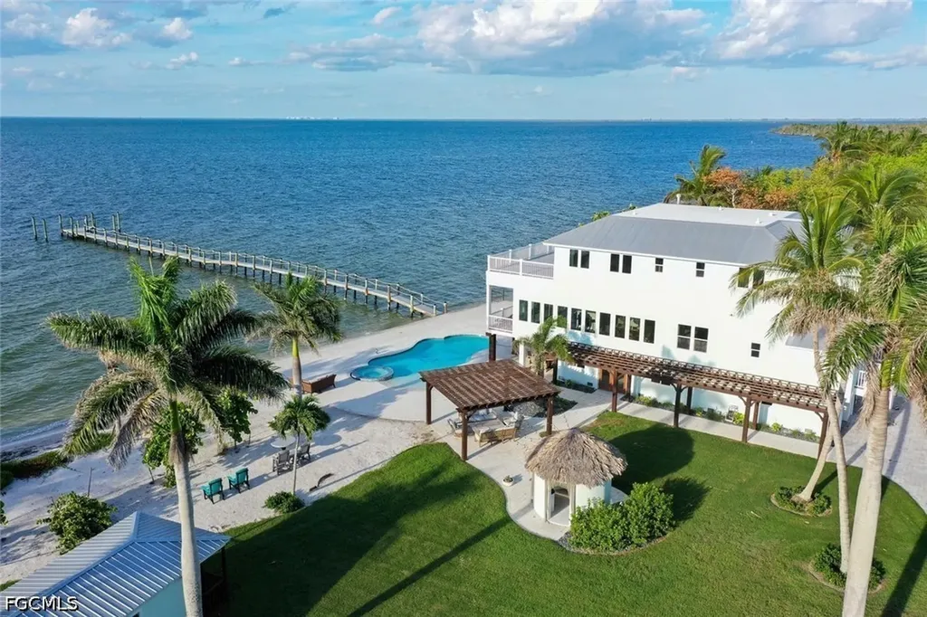 7660 Bocilla Lane Bokeelia FL 33922