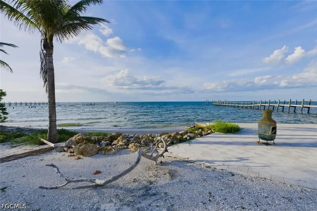 7660 Bocilla Lane Bokeelia FL 33922