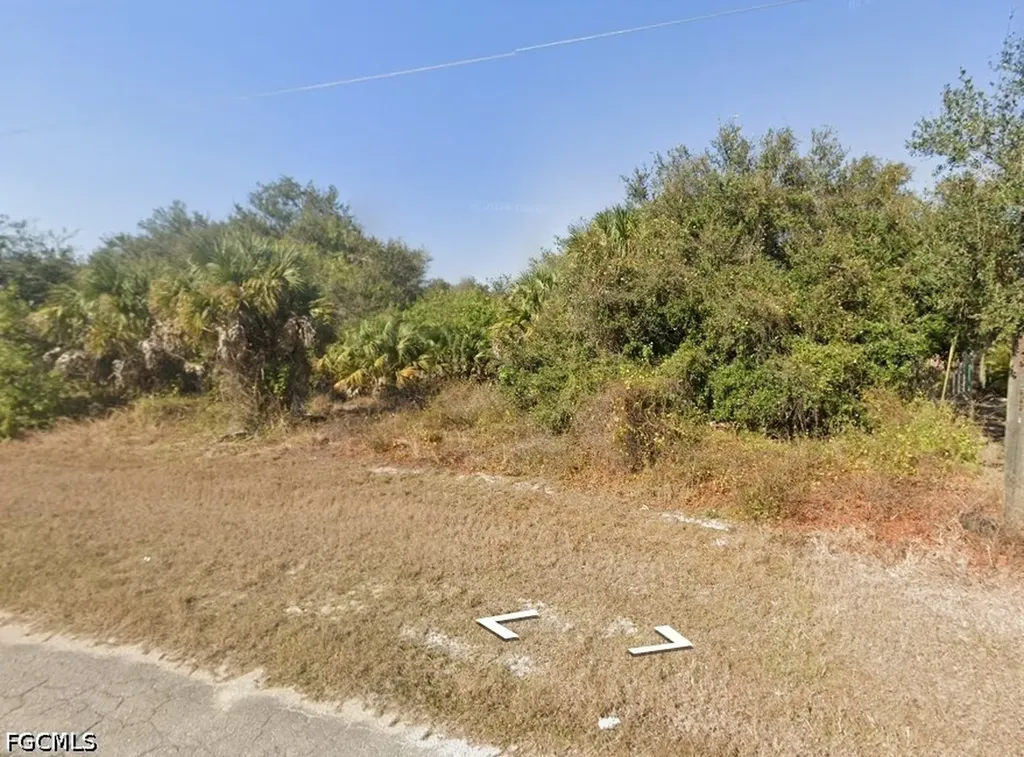 Greenwood Avenue Labelle FL 33935