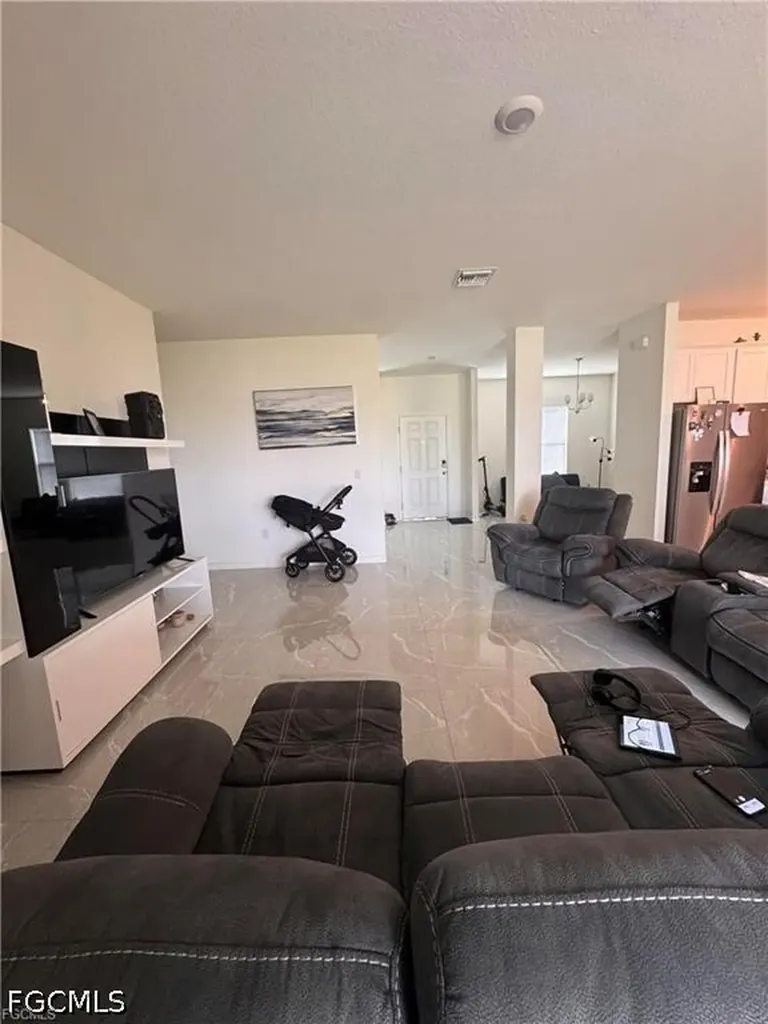 1820 NW 19th Avenue Cape Coral FL 33993
