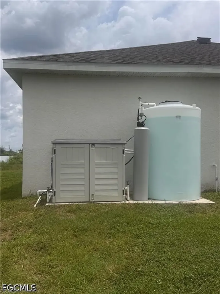 1820 NW 19th Avenue Cape Coral FL 33993