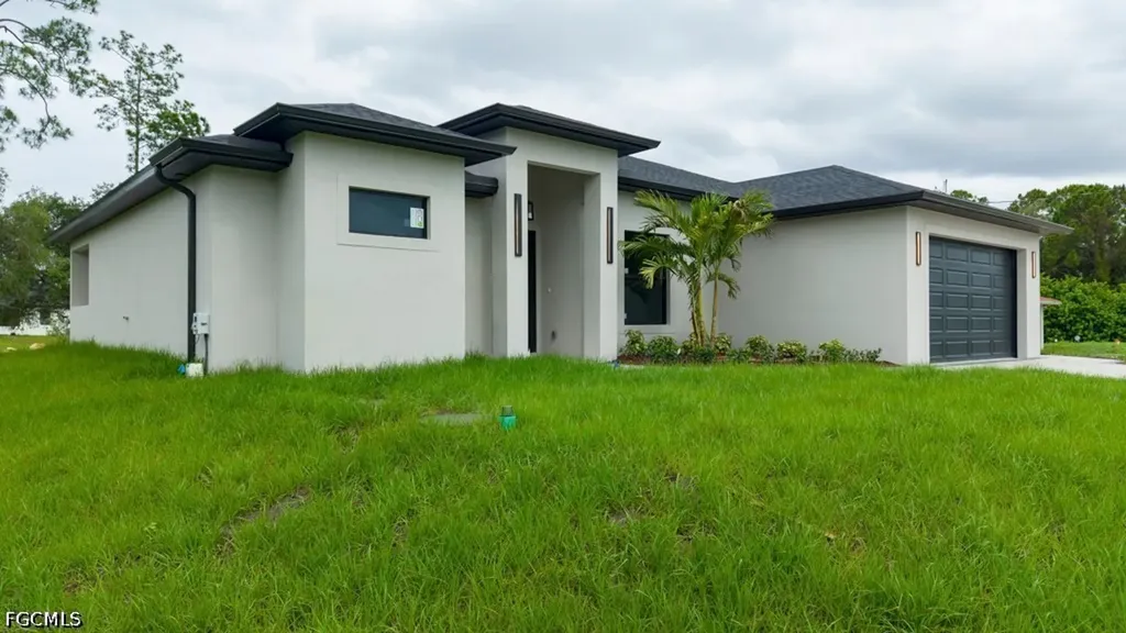 814 Clayton Avenue Lehigh Acres FL 33972